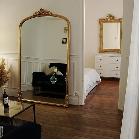 Magnifique Tour Eiffel / Rue Cler Apartment *