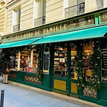 Magnifique Tour Eiffel / Rue Cler Paris